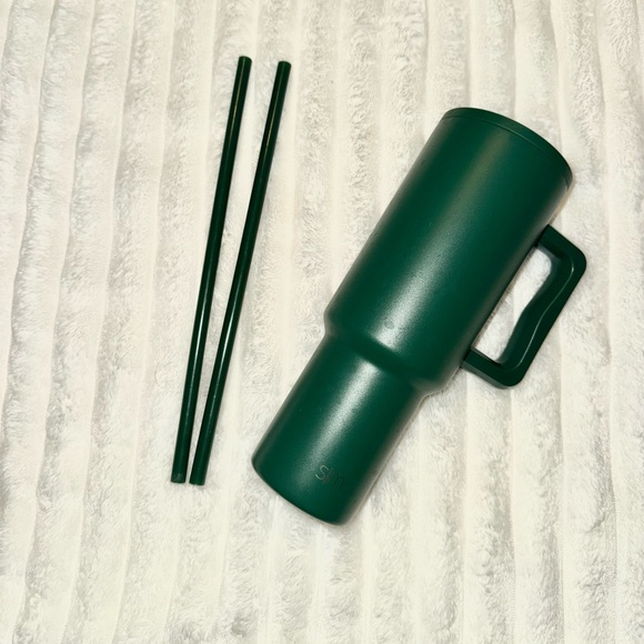 SIMPLY MODERN 40oz Green Tumbler with Lid and Straws - Picture 5 of 5